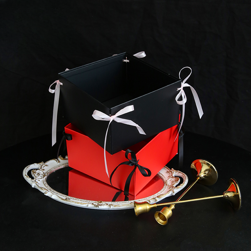 Alternative view of Box TXBDLH (The Farbe of the Schleife is random) – 19.5*19.5*11.5CM
